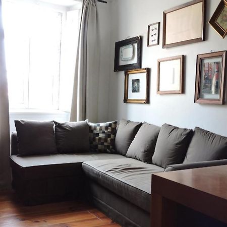 Cosy Apartment In The Heart Of Lisbon Luaran gambar